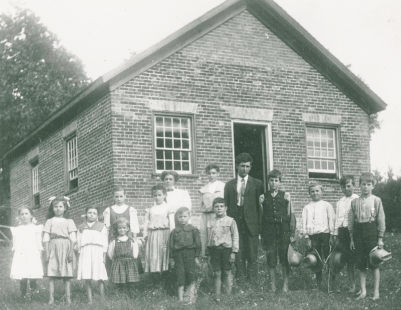 Photo: Dancy School in South Crosby c. 1905